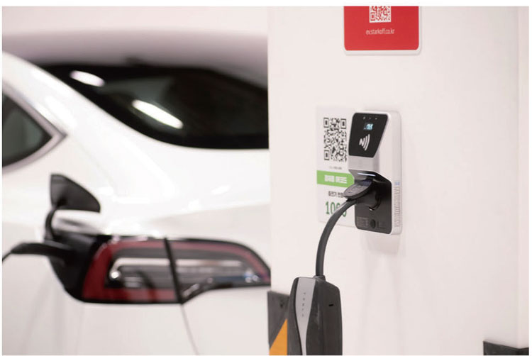 AMI-integrated Smart EV Charging Outlet